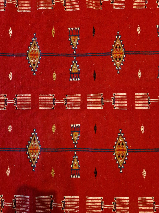 Tapis Margoum Outhref – Pièce Artisanale en Laine (1m35 × 2m10)